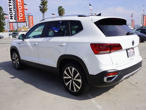 Used 2023 Volkswagen Taos SE image 5
