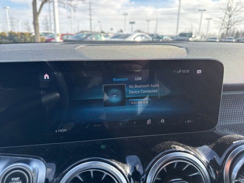 Used 2020 Mercedes-Benz GLB 250 4MATIC image 21