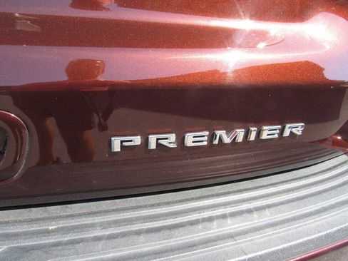 Used 2022 Chevrolet Tahoe Premier AWD/4WD image 15