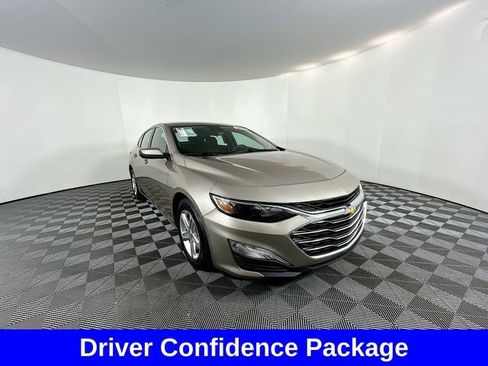 Used 2022 Chevrolet Malibu LS w/ Driver Confidence Package II image 2