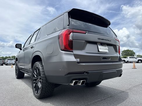Used 2025 GMC Yukon Denali w/ Denali Reserve Package AWD/4WD image 8
