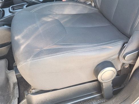 Used 2017 Jeep Wrangler Rubicon w/ Power Convenience Group image 16