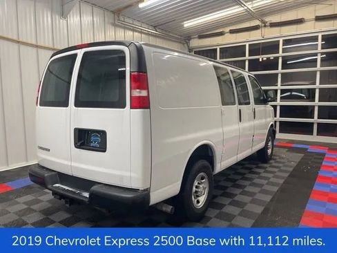 Used 2019 Chevrolet Express 2500 image 3