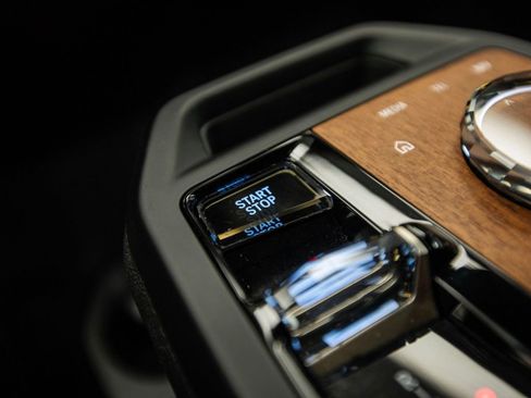 Used 2023 BMW iX xDrive50 w/ Premium Package image 19