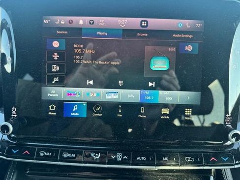 Used 2023 Jeep Wagoneer 4WD w/ HD Trailer Tow Package image 12