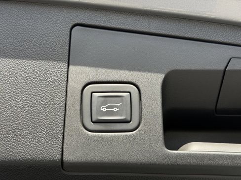 Certified 2023 Cadillac XT4 Sport FWD image 11