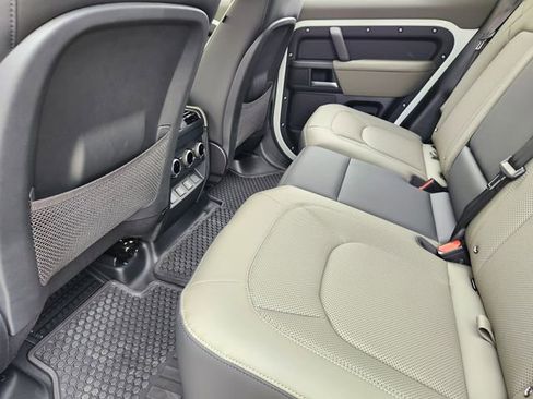 New 2026 Land Rover Defender 110 X-Dynamic SE image 20
