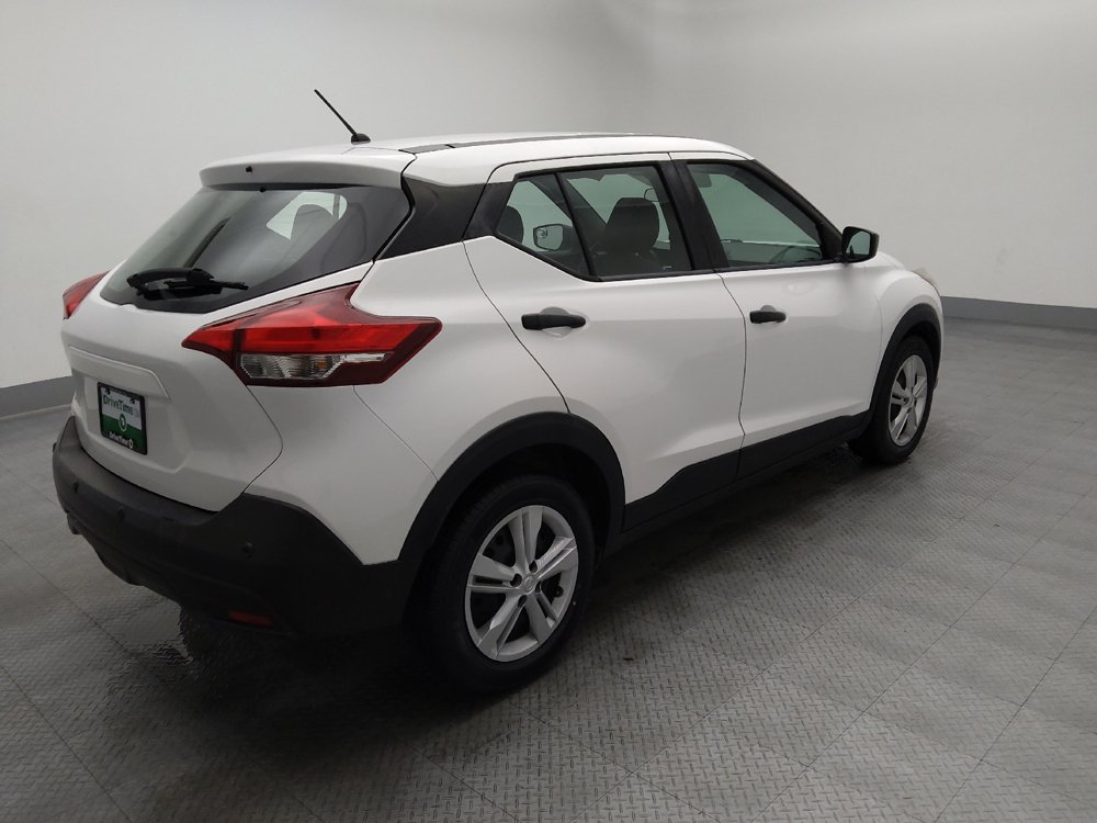 Used 2020 Nissan Kicks S FWD image 10
