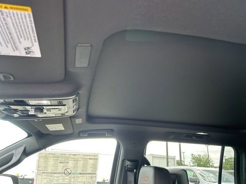 New 2026 Chevrolet Suburban High Country AWD/4WD image 17