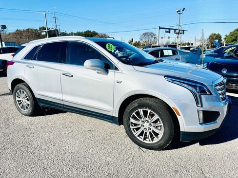 Used 2017 Cadillac XT5 Luxury image 35
