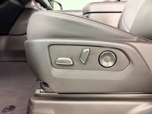Used 2023 GMC Yukon Denali w/ LPO, Floor Liner Package AWD/4WD image 23