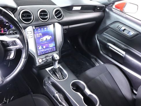 Used 2018 Ford Mustang Coupe RWD image 30