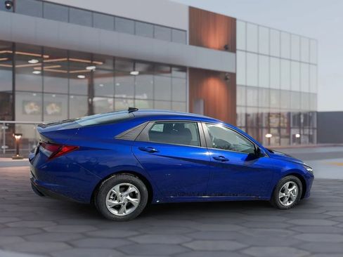 Used 2023 Hyundai Elantra SE FWD image 13