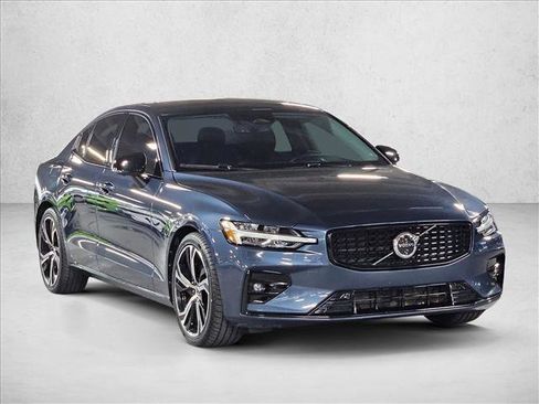 Used 2024 Volvo S60 B5 Plus AWD/4WD image 3