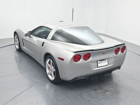 Used 2005 Chevrolet Corvette Coupe w/ Preferred Equipment Group RWD image 44