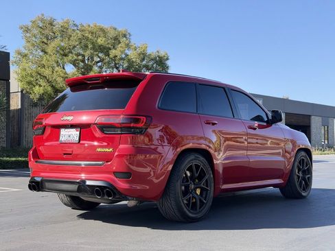 Used 2018 Jeep Grand Cherokee Trackhawk AWD/4WD image 4