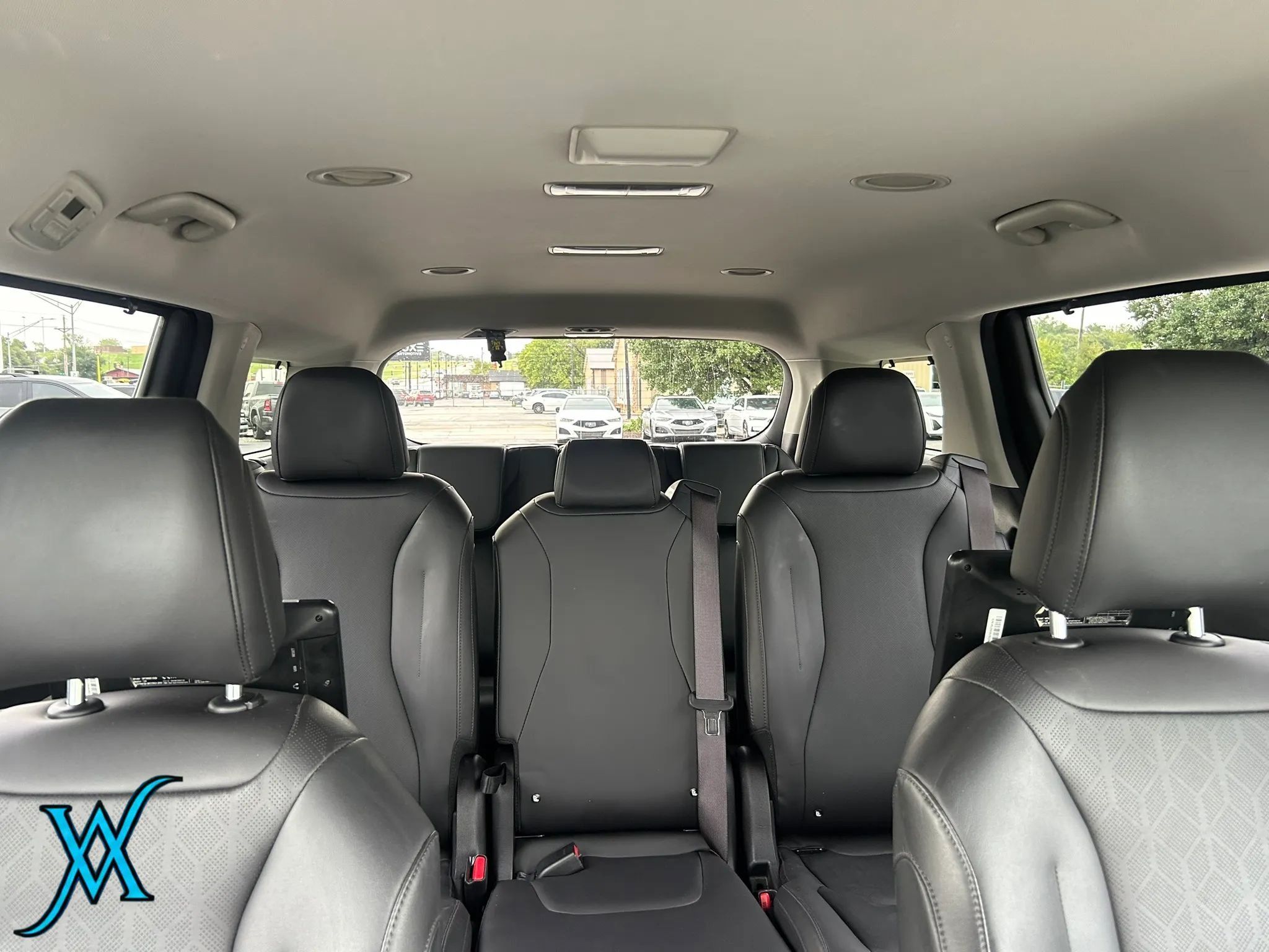 Used 2022 Kia Carnival SX FWD image 25
