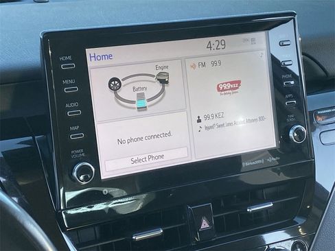 Used 2021 Toyota Camry XLE image 14