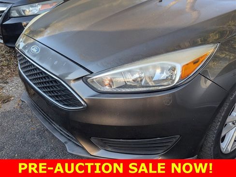 Used 2018 Ford Focus SE image 4