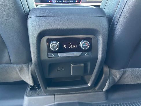 Used 2024 Chevrolet Traverse RS image 16