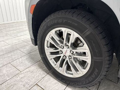 Used 2023 GMC Yukon XL SLT w/ SLT Premium Package RWD image 34
