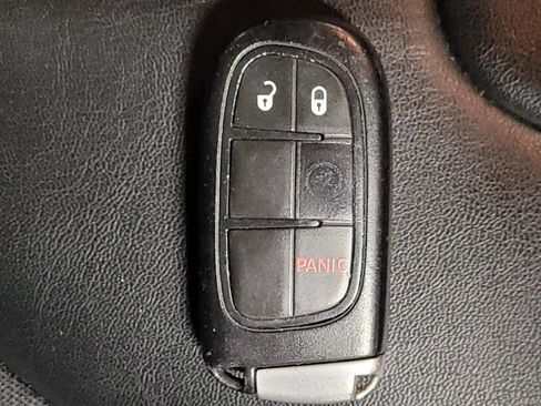 Used 2019 Jeep Cherokee Latitude Plus FWD image 32