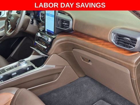 Used 2023 Ford Explorer King Ranch w/ Technology Package RWD image 28