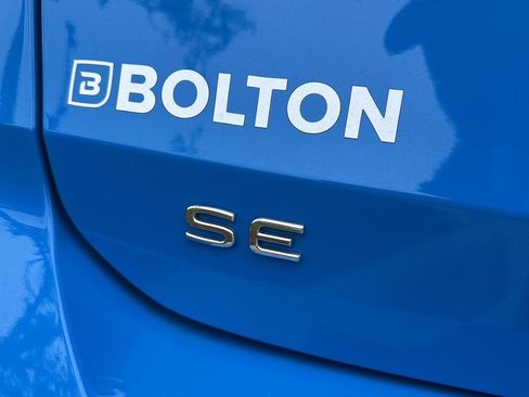 Certified 2025 Volkswagen Taos SE w/ Panoramic Sunroof Package image 10