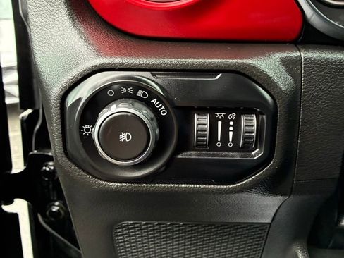 Used 2022 Jeep Wrangler Unlimited Rubicon w/ LED Lighting Group image 31