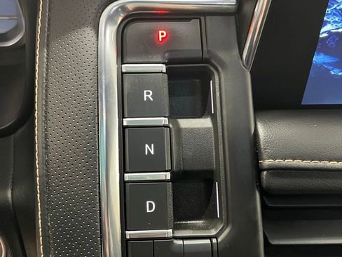 Used 2023 GMC Yukon AT4 AWD/4WD image 12