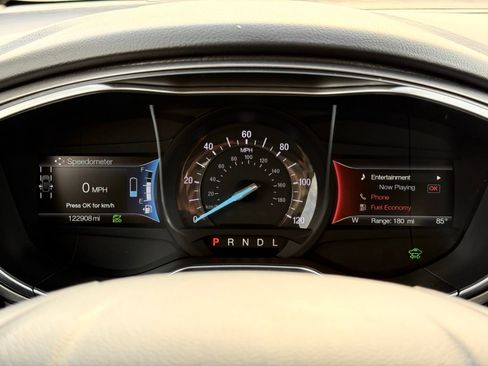 Used 2018 Ford Fusion SE w/ Equipment Group 602A FWD image 32