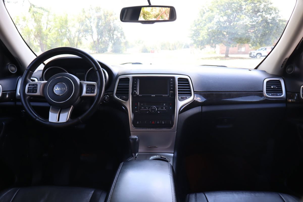 Used 2012 Jeep Grand Cherokee Laredo AWD/4WD image 16