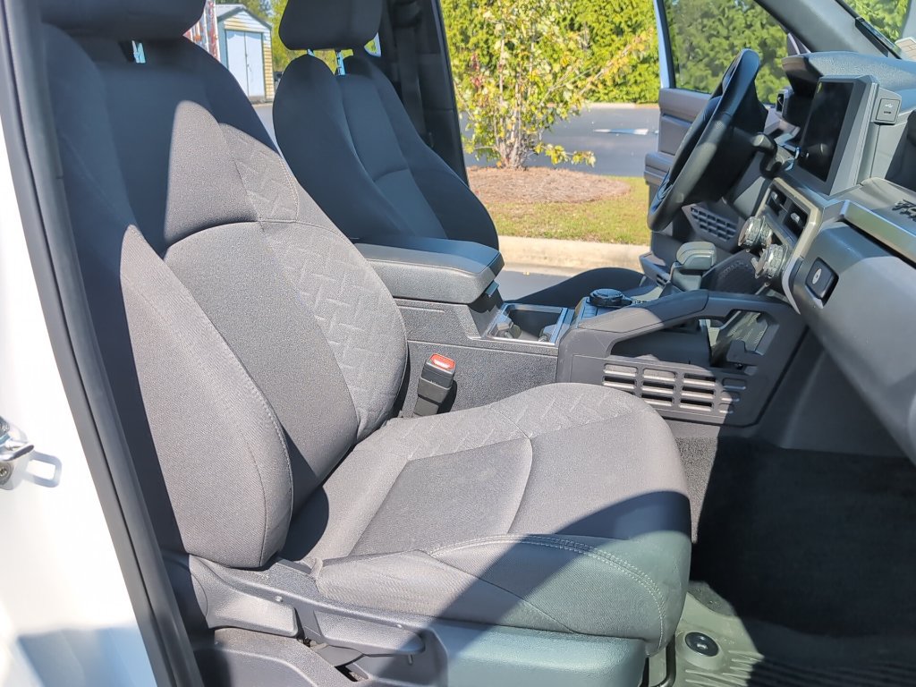 Used 2024 Toyota Tacoma SR5 AWD/4WD image 13