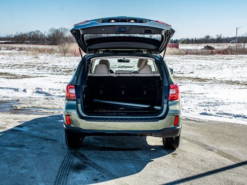 Used 2017 Subaru Outback 2.5i Premium image 7