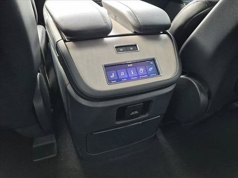Used 2025 Lincoln Navigator Reserve AWD/4WD image 18