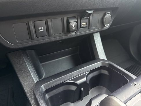 Used 2022 Toyota Tacoma SR5 image 26