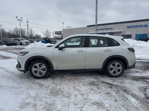 Used 2023 Honda HR-V LX image 11