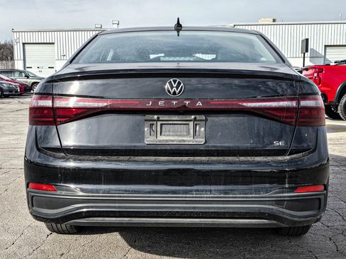Used 2025 Volkswagen Jetta SE image 5