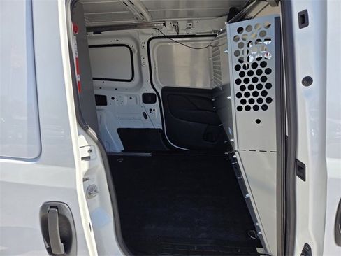 Used 2022 RAM ProMaster City Tradesman image 16