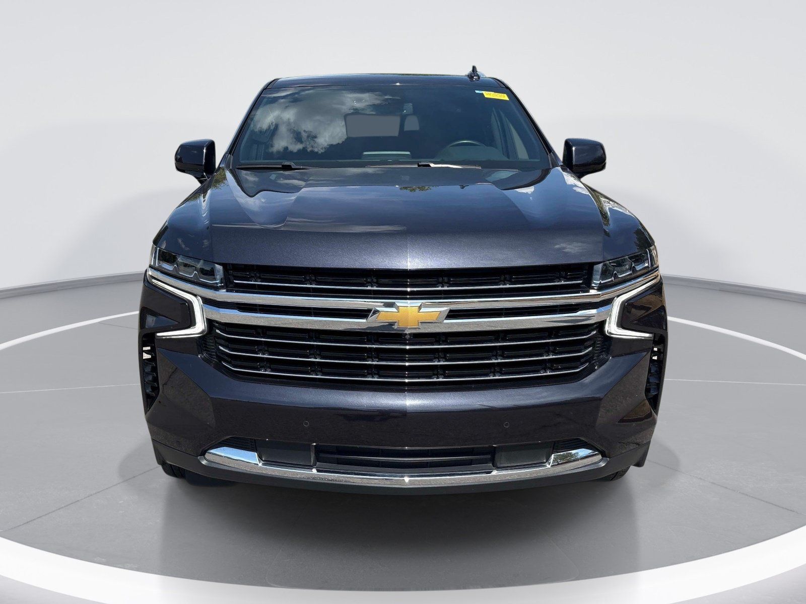 Used 2024 Chevrolet Tahoe LT w/ Luxury Package RWD image 2