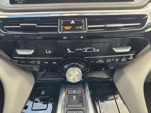 Used 2025 Acura MDX w/ Technology Package AWD/4WD image 18