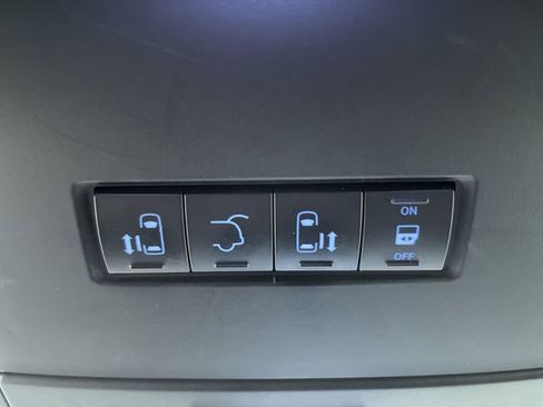 Used 2017 Dodge Grand Caravan GT image 26