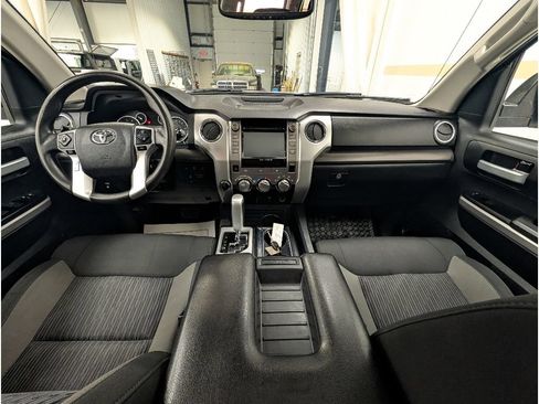 Used 2017 Toyota Tundra SR5 AWD/4WD image 10