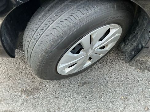 Used 2023 Nissan Versa S image 7