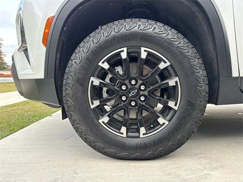 Used 2025 Chevrolet Traverse Z71 w/ Driver Confidence Package image 4