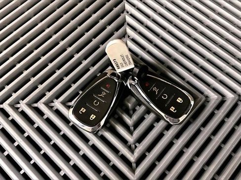 Used 2023 Chevrolet Traverse RS w/ LPO, Floor Liner Package image 10