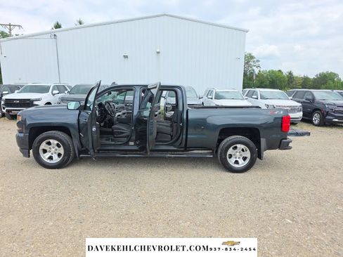 Used 2018 Chevrolet Silverado 1500 LT w/ All Star Edition AWD/4WD image 28