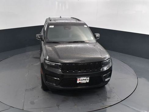 New 2025 Jeep Grand Cherokee Altitude image 41