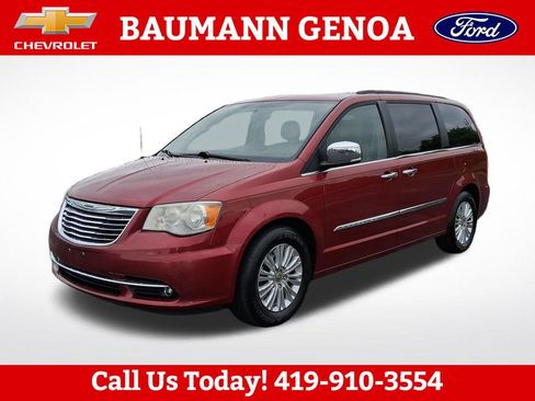 Used 2013 Chrysler Town & Country Touring-L w/ Premium Group FWD image 1
