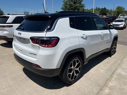 Used 2025 Jeep Compass Limited AWD/4WD image 6
